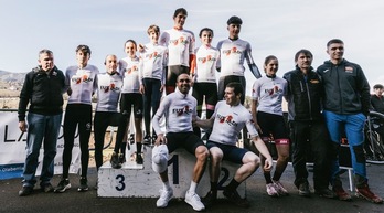 Ziklo-kroseko Euskadiko txapeldunak.