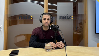 Imanol Karrera, NAIZ Irratiko estudioetan.