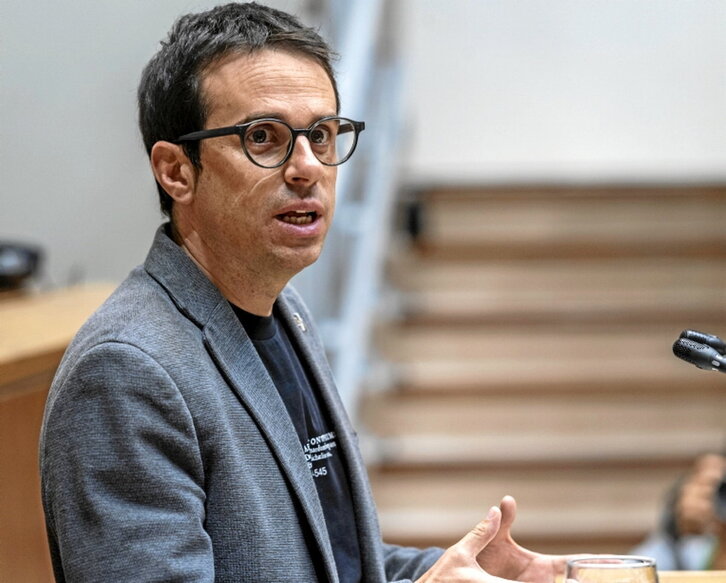 Pello Otxandiano, Legebiltzarrean.