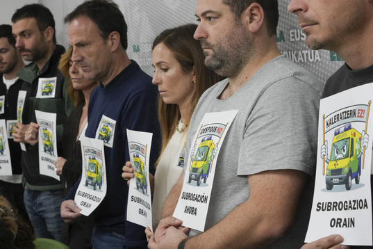 Trabajadores y trabajadoras de ambulancias medicalizadas han comparecido este martes en Donostia. 