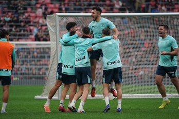 Izetaren golaren ospakizuna.