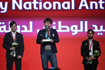 Magnus Carlsen ha recuperado el cetro mundial en Rápidas y lo ha revalidado en el »blitz».