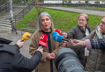 Nerea Kortajarena, secretaria de Programa de EH Bildu, ha comparecido ante los medios en Donostia.