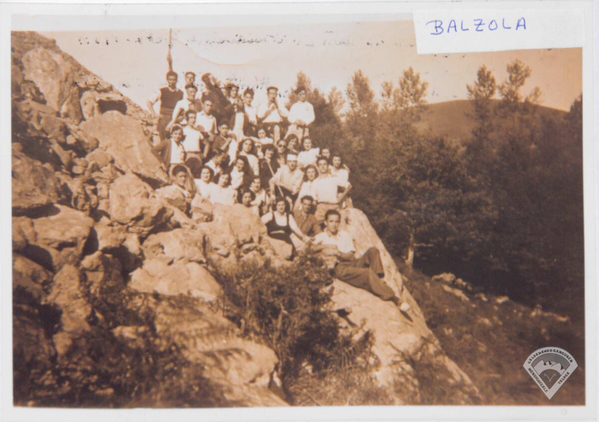 Ganguren Mendi Taldeko lehen bazkideak, 1945ean. (GANGUREN MENDI TALDEA)