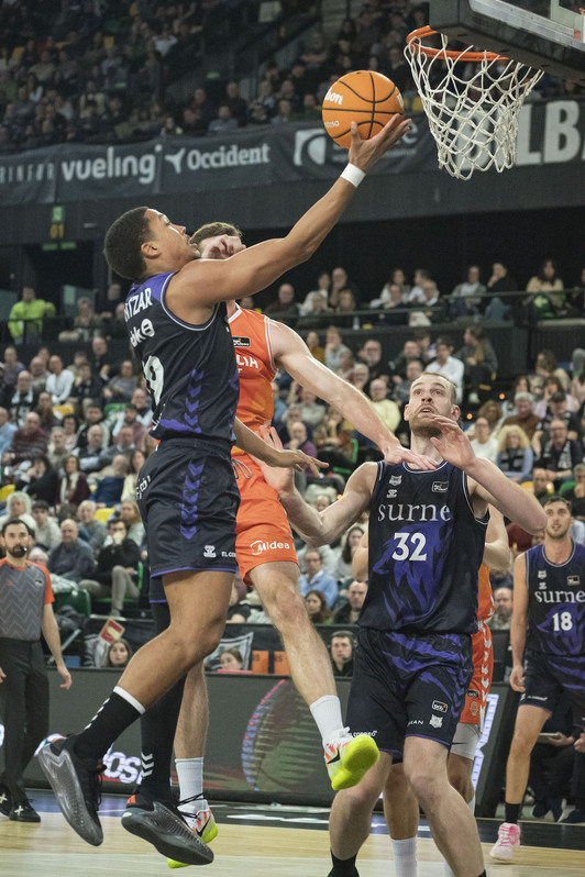 Pantzar y Hlinason precisan volver a su mejor versión en el duelo de Girona.