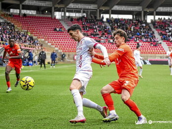 La presión del Sanse ahogó a la Cultural Leonesa durante 80 minutos.
