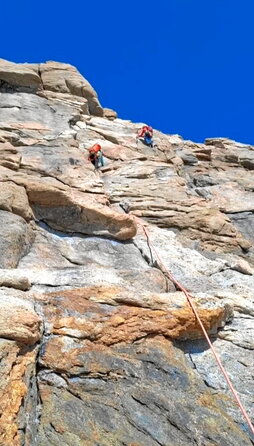 Hainbat hormatan bide berriak zabaldu zituzten.