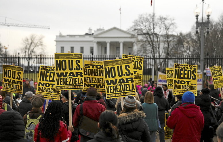 Protesta contra la intervención de EEUU en Venezuela ante la Casa Blanca, en Washington.