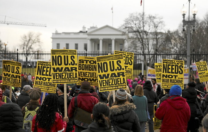 Protesta contra la intervención de EEUU en Venezuela ante la Casa Blanca, en Washington.