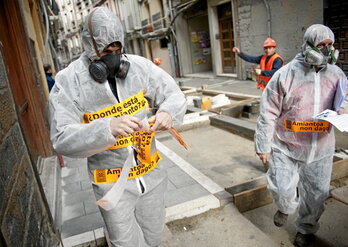 Protesta por  los efectos del amianto, convocada por LAB en Iruñea en 2009.