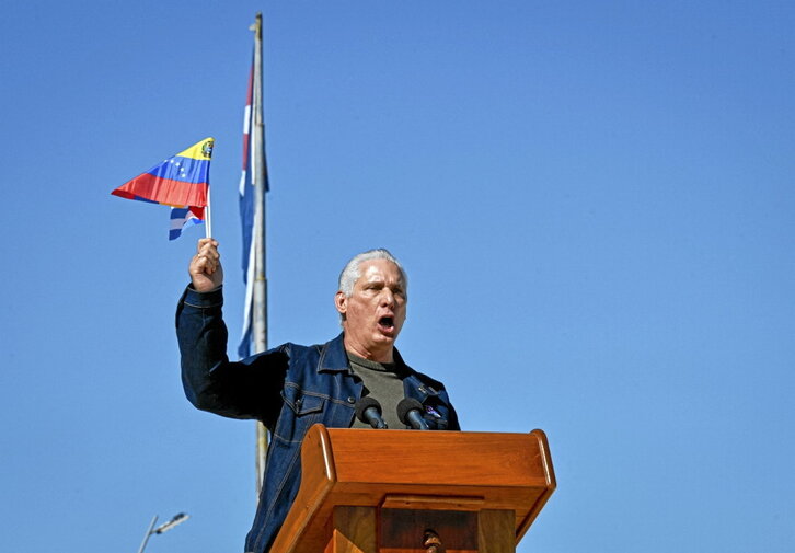 Miguel Diaz-Canel kubako presidentea, atzo, hitzaldi bat ematen.