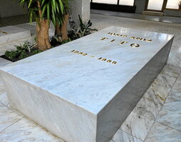 Tumba de Josip Broz Tito en la Casa de las Flores de Belgrado.