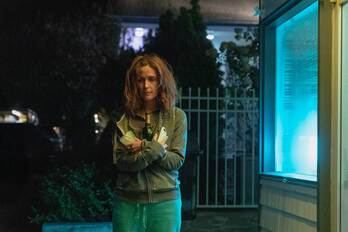 Rose Byrne, Linda izeneko emakumearen azalean