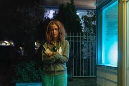 Rose Byrne, Linda izeneko emakumearen azalean