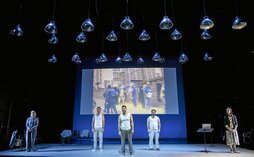 18/98 auzia, taula gainean. Dokumentaletik asko du lanak.