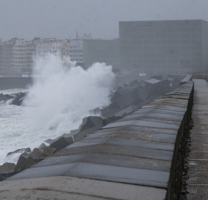 La búsqueda se concentra en esta entrada de la ría frente al Kursaal.