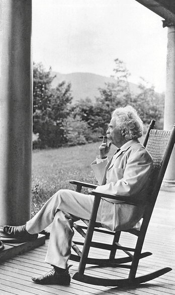 Marc Twain, en New Hampshire en 1905.