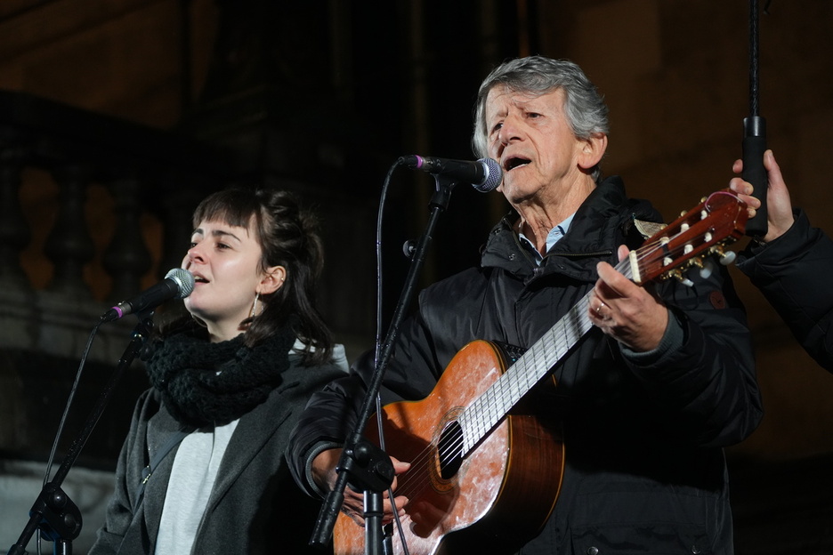 Olaia Inziarte eta Pantxoa Carrere musikariak. Olaia Inziarte eta Pantxoa Carrere musikariak.