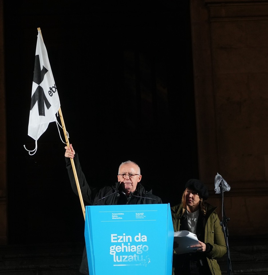 Joseba Azkarragaren hitzaurrea. Joseba Azkarragaren hitzaurrea.