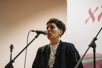 Miren Artetxek Donibane Lohizuneko finalean kantatzeko zuzenean sailkatu da final aitzinekoen lehen saioan gailendu ondotik.