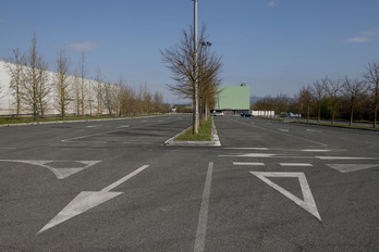 Imagen de archivo de un parking junto al polígono de Gamarra, en Gasteiz.