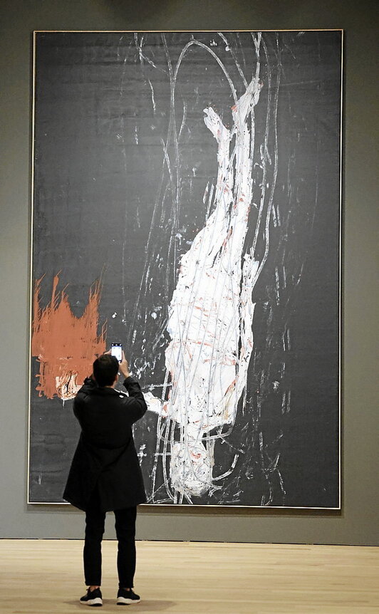 Una de las obras de la exposición «George Baselitz. Algo en todo», que recoge la producción del artista alemán realizada entre 2014 y 2025, y se puede ver en el  Museo de Bellas Artes de Bilbo.