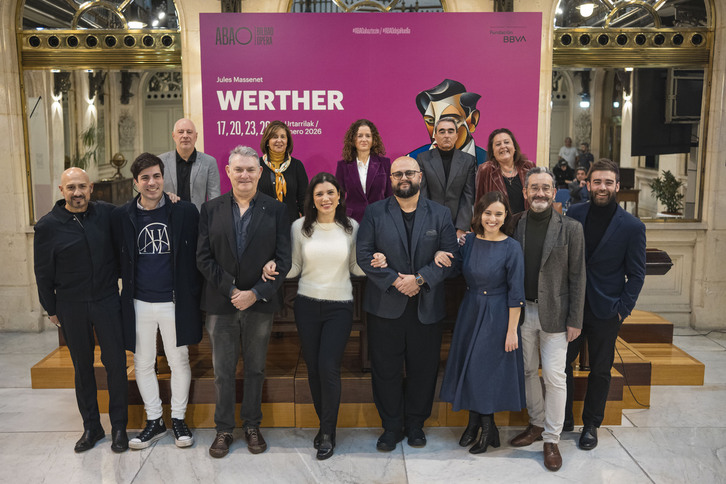 El elenco y el equipo de la ABAO, en la presentación de ‘Werther’.