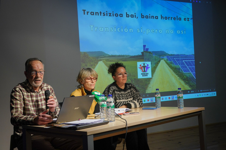 Amado Martinez de Iturrate, Mentxu Zamorano y Myriam García en la rueda de prensa este martes en Ribabellosa.