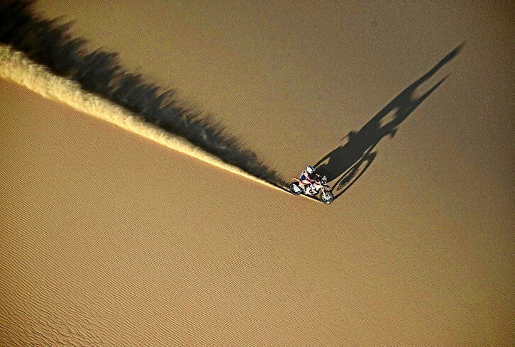 Luciano Benavides argentinarra, atzo jokatu zen Dakar rallyko 9. etapan.