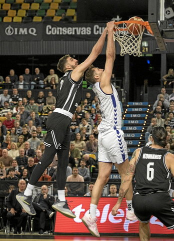 Mate de Petrasek ante un PAOK irregular.