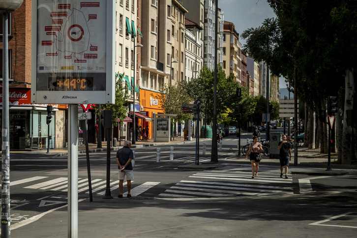 Un termómetro marca 44 grados el pasado verano en Gasteiz.