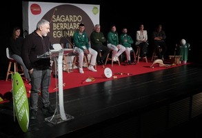 Selekzioen ofizialtasuna ospatuz abiatu dute sagardotegi denboraldia