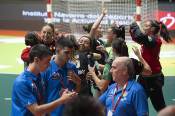 Las jugadoras de Beti Onak celebran una victoria anterior.