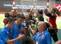 Beti Onak celebra una victoria anterior.