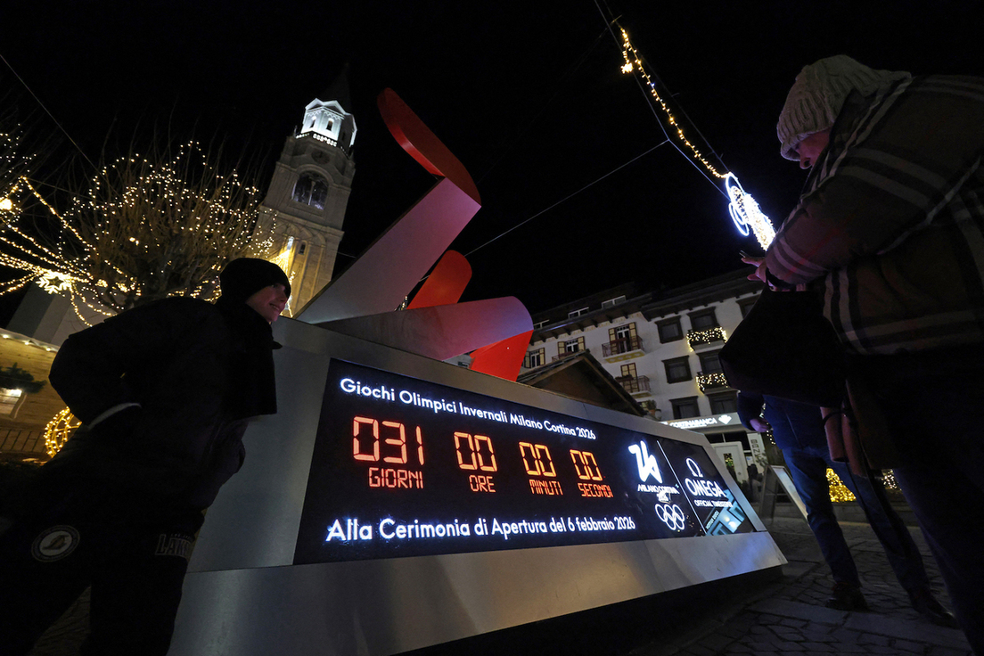 El reloj que marca la cuenta atrás para los Juegos en Cortina d’Ampezzo el 6 de enero, un día antes de la muerte del trabajador.