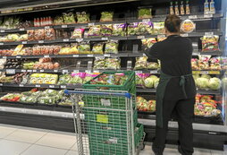 El precio de los alimentos sigue disparado.