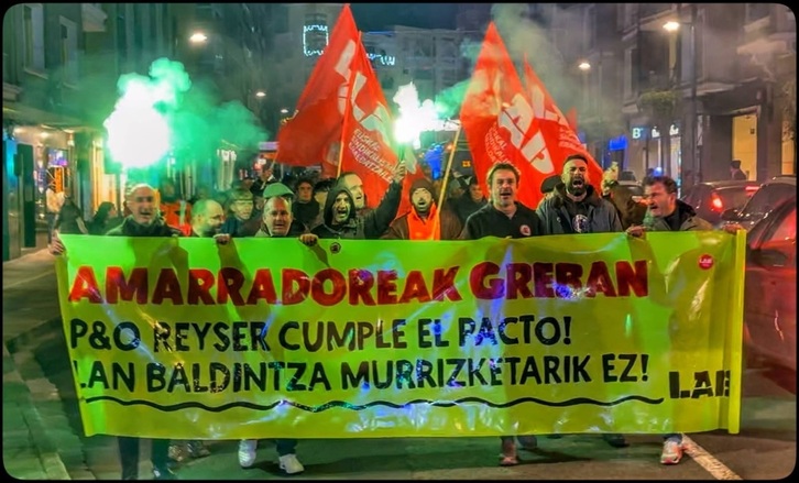 Cabeza de la manifestación que discurrió hace unas semanas desde Portugalete a Santurtzi.