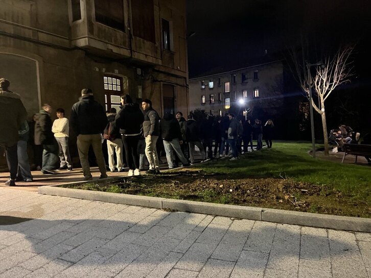 Una de las movilizaciones que han paralizado los intentos de desahucio ilegal en Bizkaia.