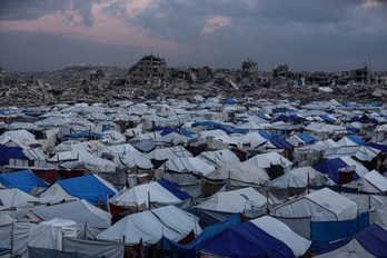 Tiendas de campaña en la ciudad de Gaza, usadas por desplazados palestinos.