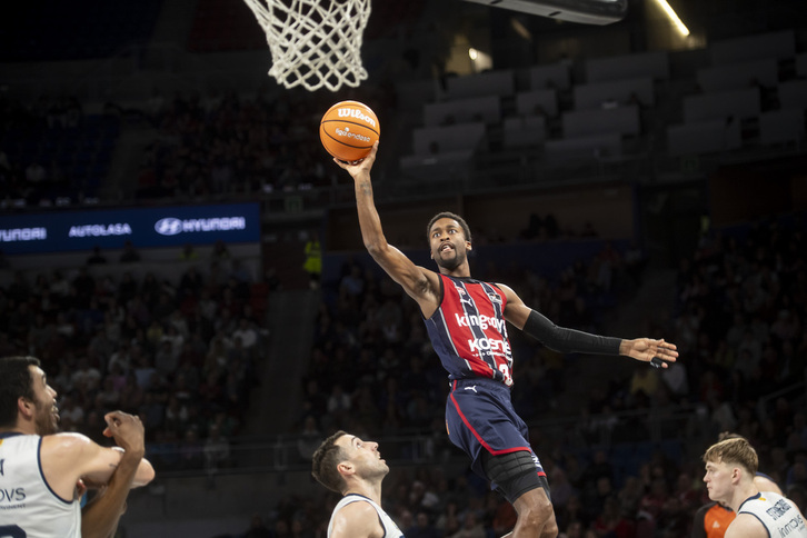 Baskonia ha obtenido el billete para la Copa tras un partido de récord ante Baxi Manresa.