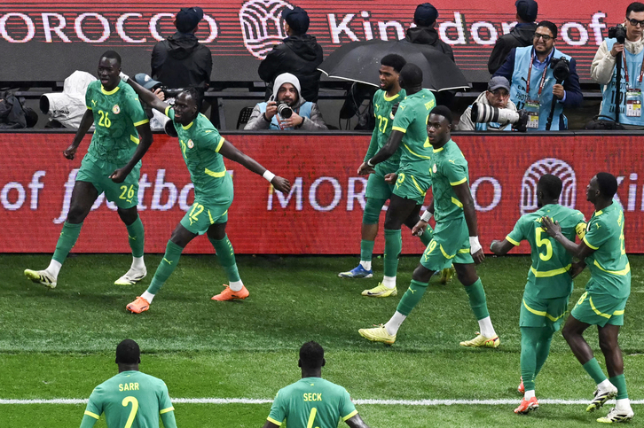 Celebración para la historia de los jugadores senegaleses.