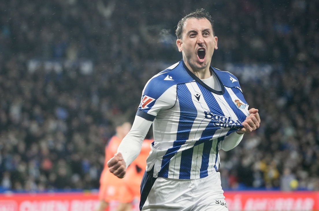 Oyarzabal celebra el gol que ha abierto el marcador.