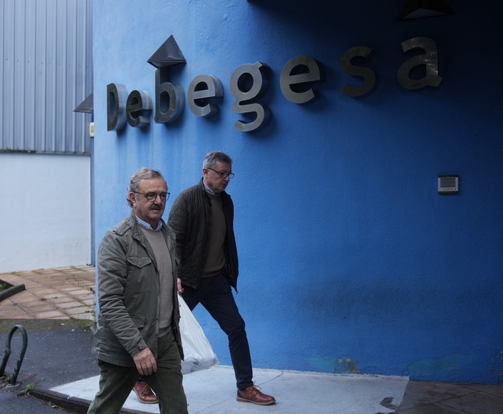 Fernando Vidarte e Inaxio Errandonea, en su llegada a la rueda de prensa de su despedida.