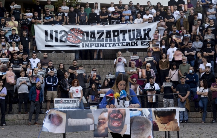 Gasteizen egindako elkarretaratzea, Ertzaintzaren bortizkeria salatzeko.