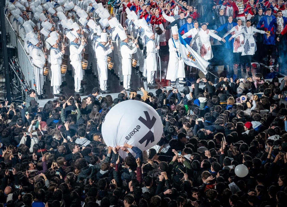 Gaztelubide eta Kresala, oholtza gainean.