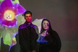 Maite González Martínez y el comisario Iñigo Villafranca.