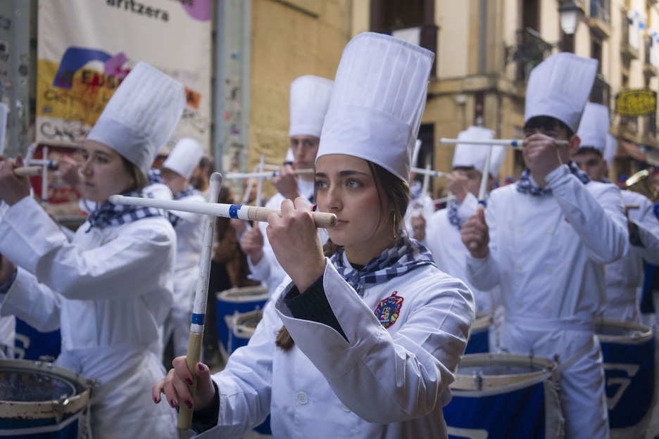 Gazteek ere hartu dute parte haur danborradan. 