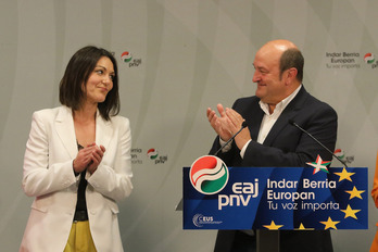 Oihane Agirregoitia junto a Andoni Ortuzar en 2024.