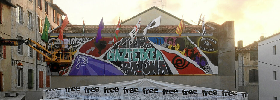 Baionako bestetarako Zizparen apainketa, Patxa plazan.