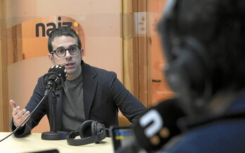 Pello Otxandiano, NAIZ Irratiko estudioetan.